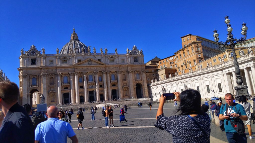Vatican City, the history of a country inside a&nbsp;city